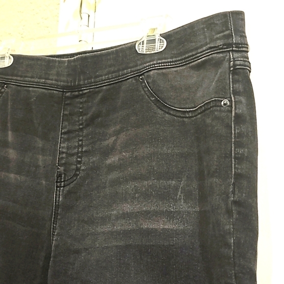 Amazon Distressed Black Pull on pants. Gently worn 1X - Picture 4 of 8